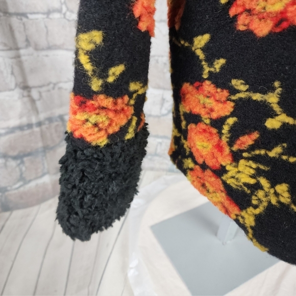 Vintage Wool Handmade Cardigan tlb design Floral Black Orange Size Medium - Picture 8 of 14
